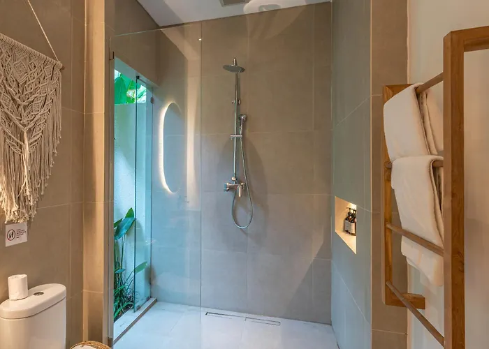 فيلة Rosita - Stunning 5br - Sauna, Gym, Rice Field Views أوبود