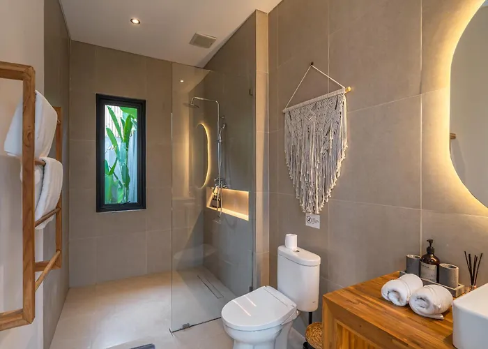 Rosita - Stunning 5br - Sauna, Gym, Rice Field Views أوبود